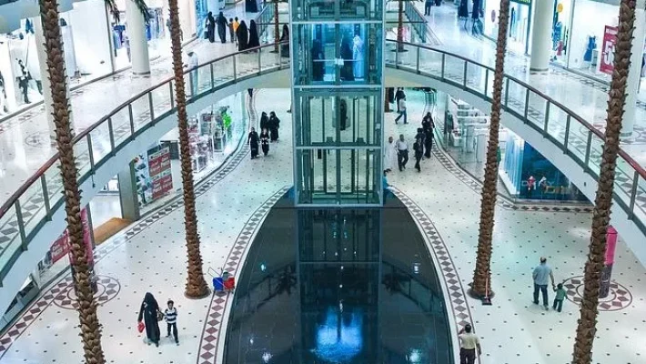 alfaisaliah tower inside